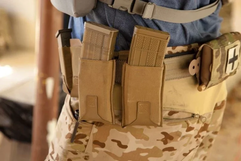 Blue Force Gear-Belt Mounted Ten-Speed® Low Rise M4 Mag Pouch -Coyote Brown